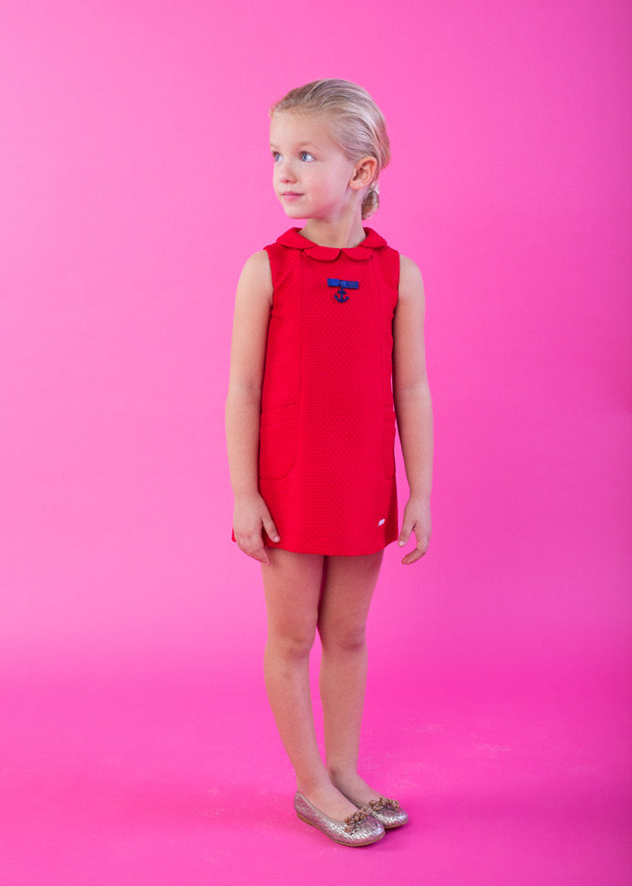 Marinero Elegante: Vestido Rojo con Detalles Náuticos para Niñas